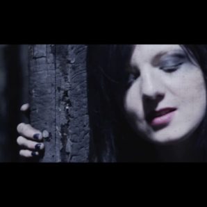 Alona Wolf – “Mad” Official Music Video