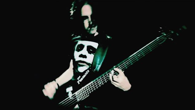 Helless – “Produkt” Official Music Video