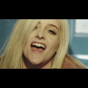 Hideaway – “Nothin’ On Me” Official Music Video