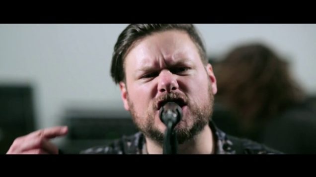 Papillons – “Emergency” Official Music Video