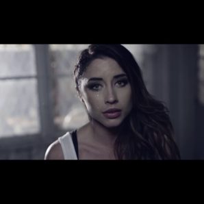 Roanok – “Ashes” Official Music Video