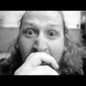 Skinny Dog – “Freeloader” Official Music Video