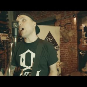 Toys – “Frisbee” Official Music Video